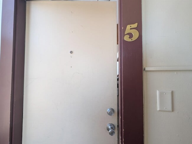 Building Photo - 145 Main St