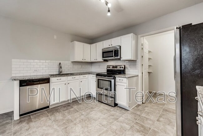 Building Photo - 2641 Salt Maker Way