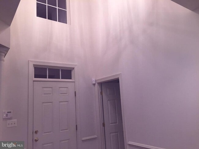 Building Photo - 215 Maddex Square Dr