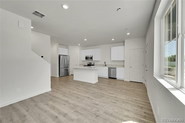 Building Photo - 427 Condor Wy