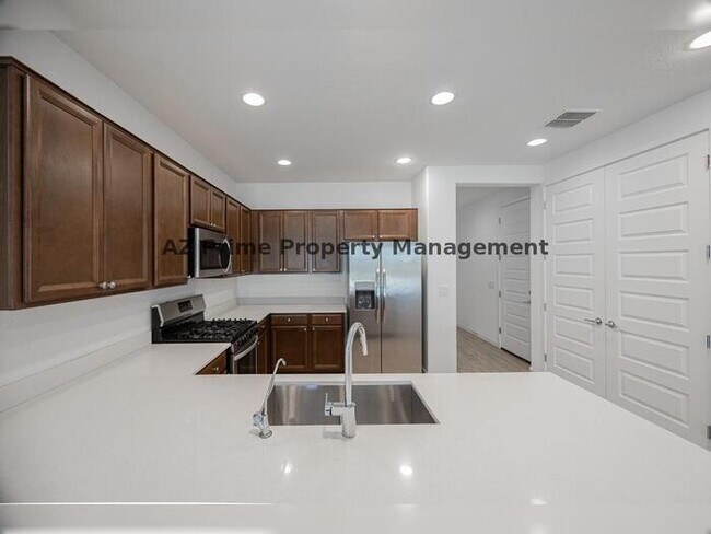 Building Photo - 16870 W Las Palmaritas Dr