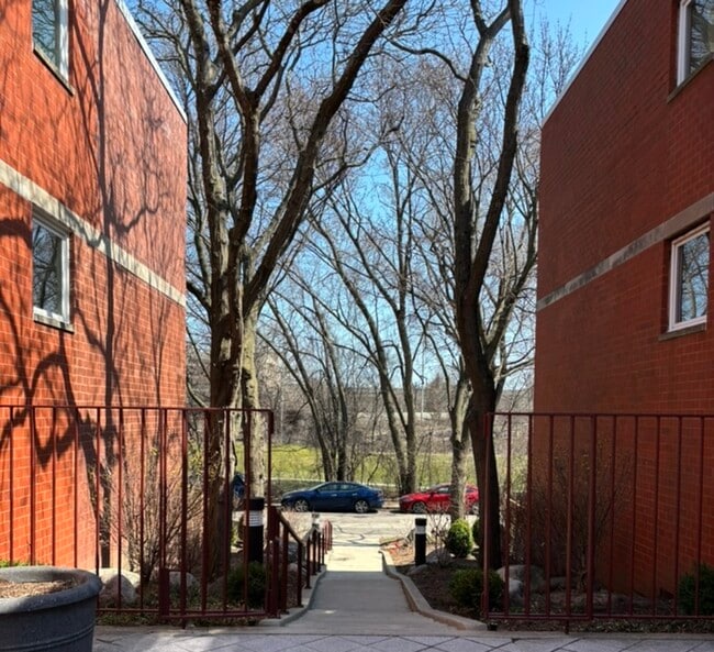 Building Photo - 1229 Central St