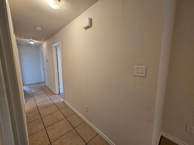 Building Photo - College Station - 3 Bedrooms / 3 bath Duplex on Oldenburg