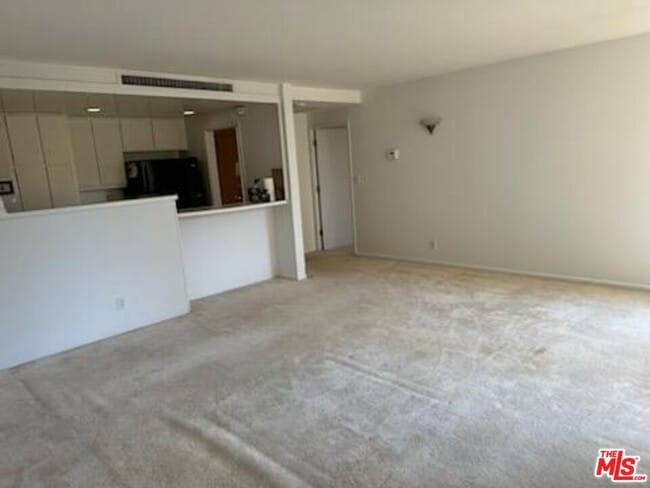 Building Photo - 2160 Century Pk E