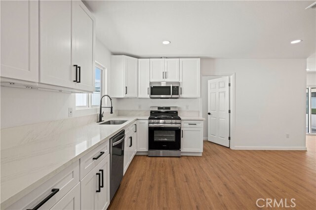 Building Photo - 11549 Kagel Canyon St
