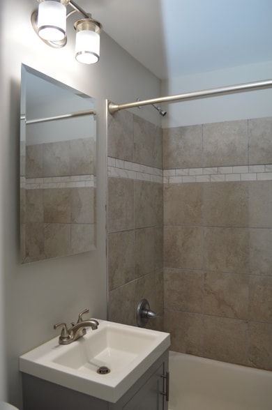 Building Photo - 1600 Park Ave