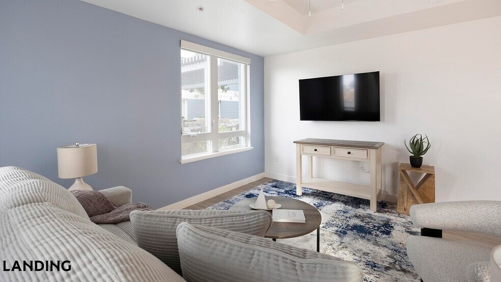 Building Photo - 707 S Farmer Ave