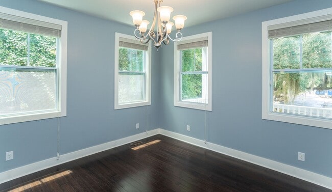 Building Photo - Home on Ladies Island