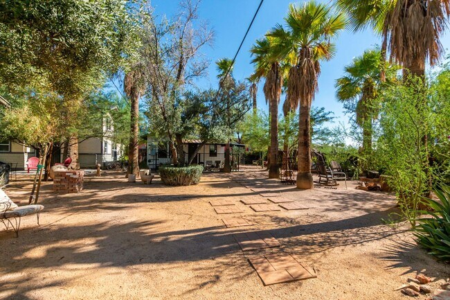 Building Photo - Charming Home in Garfield District – Renovated w/ Hardwood Floors, Granite Counters, In-Unit W/D ...