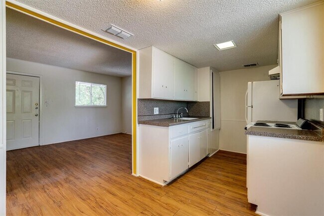 Building Photo - 3707 Tom Green St