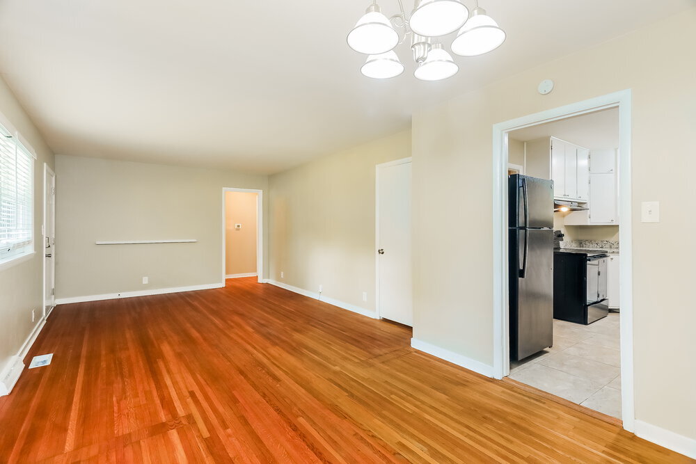 Building Photo - 1108 Sherwood Forest Dr