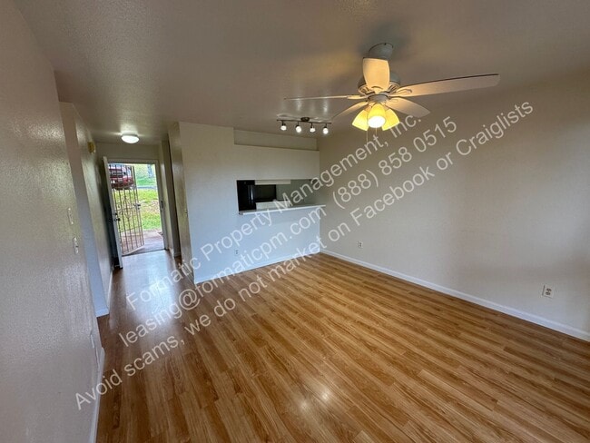 Building Photo - Charming Pet Friendly 2-Bedroom Home with ...