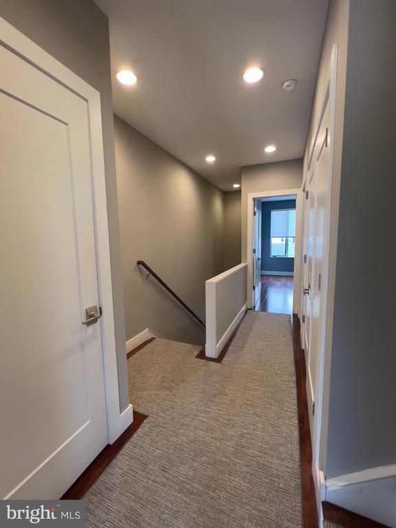 Building Photo - 423 Wallace St