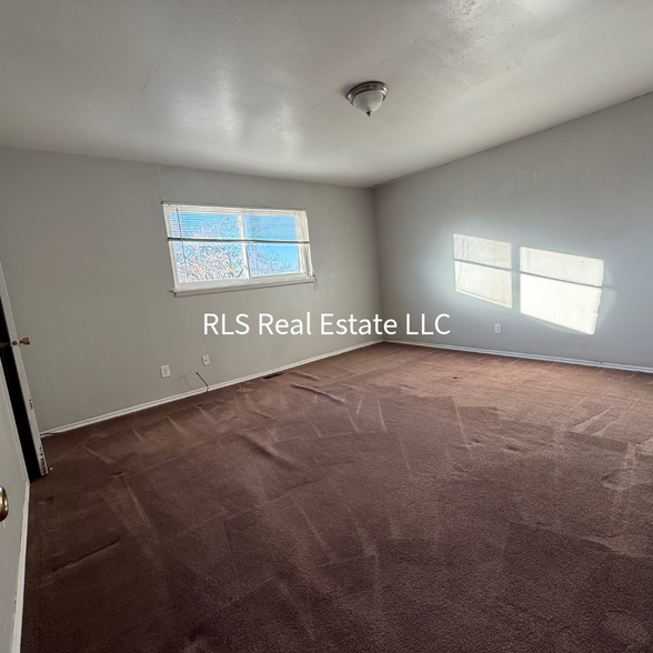 Building Photo - 1495 E 8600 S