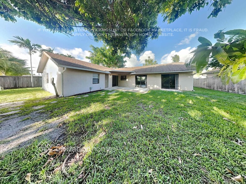 Building Photo - 9640 Richmond Cir