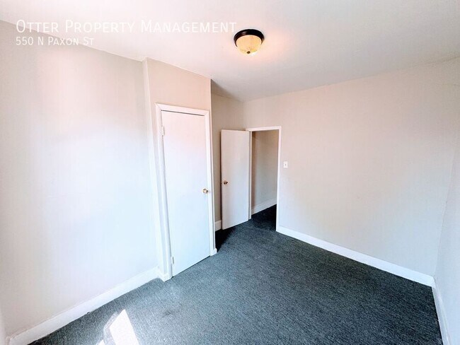 Building Photo - 550 N Paxon St