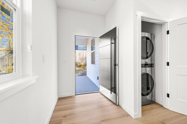 Building Photo - 1400 Martin Luther King Jr Way S