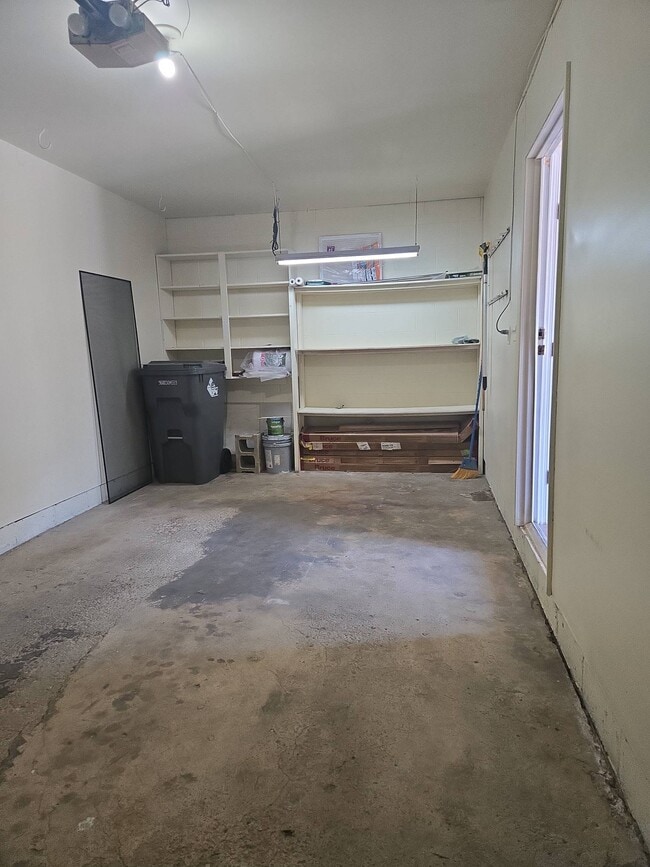 Building Photo - 8284 Sobax Dr