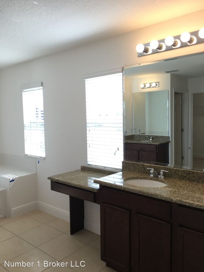 Building Photo - 5 br, 3 bath House - 14529 Driftwood Court