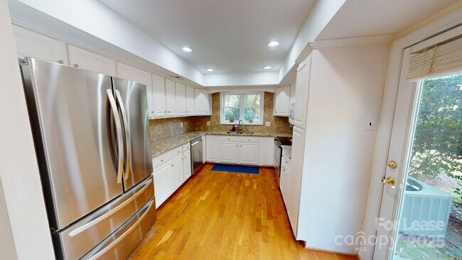 Building Photo - 4025 Woodfox Dr