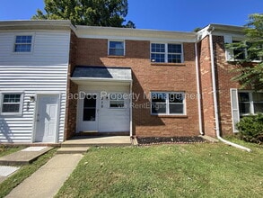 Building Photo - 810 Sledgehammer Dr