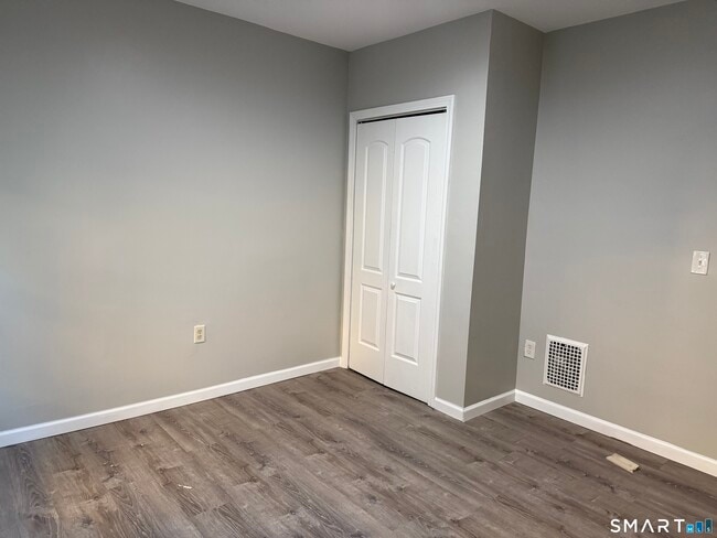 Building Photo - 276 Orchard St