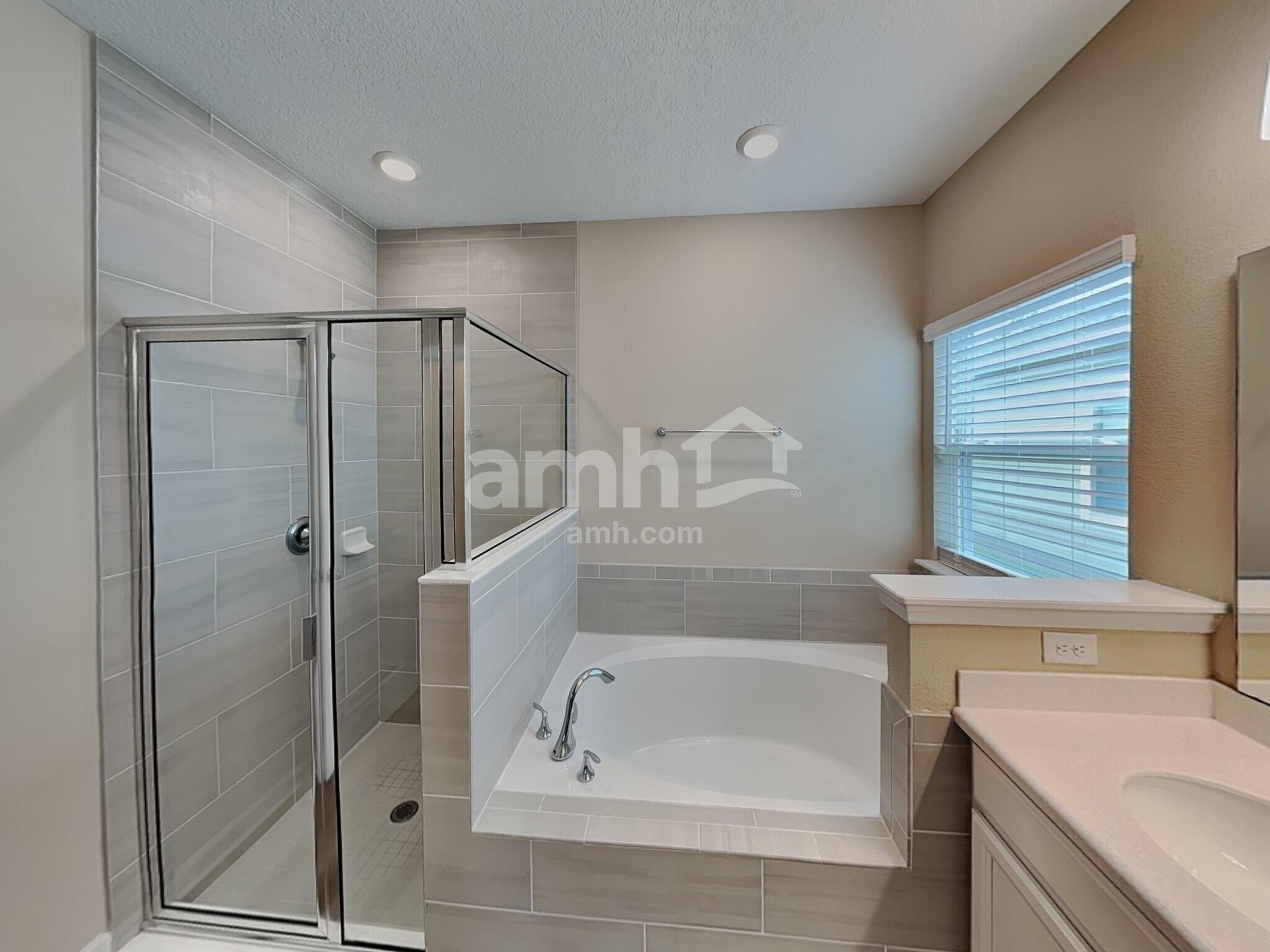 Building Photo - 87 Spruce Point