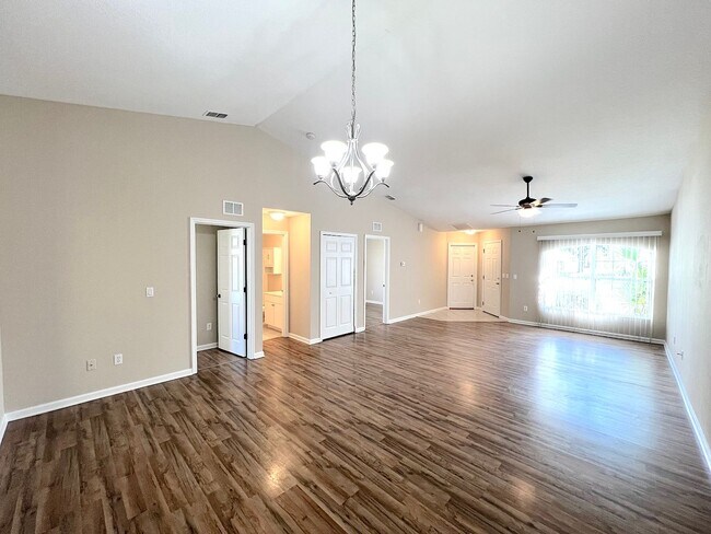 Building Photo - 41 Eton Ln