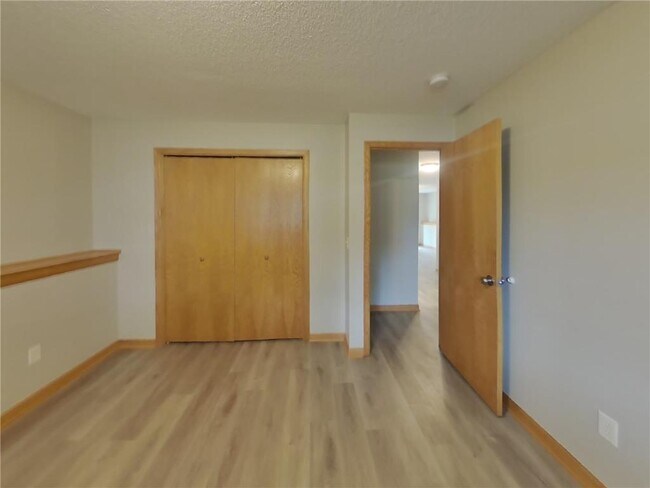 Building Photo - 3649 Kahler Dr NE