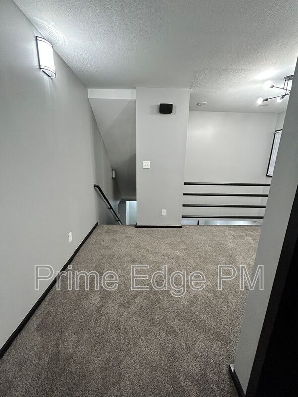 Building Photo - 1801 Ridgehaven Ct