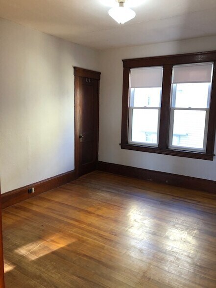 Building Photo - 53 Pilgrim Ave