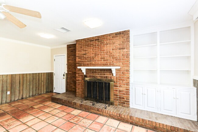 Building Photo - 2517 33rd St