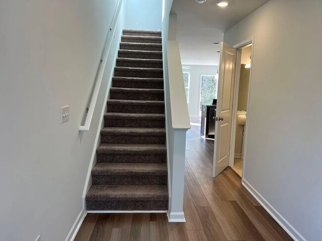 Building Photo - 548 Kingfisher Ct