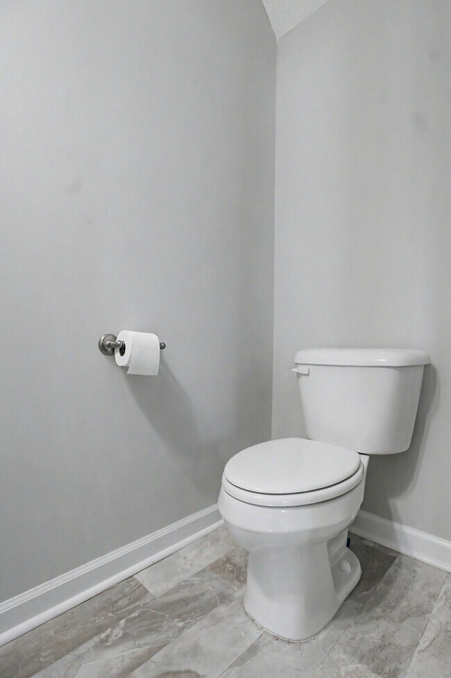 Building Photo - 18 Sunflower Cir NE