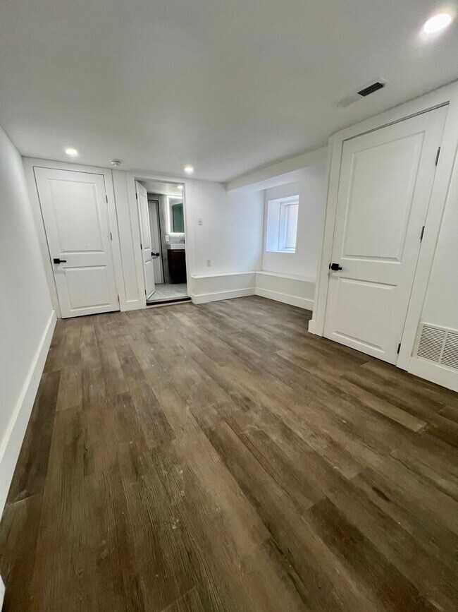 Building Photo - Luxurious 1-Bedroom Apartment in West Phil...