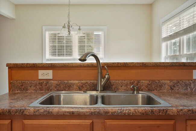 Building Photo - 2813 Franciscan Dr