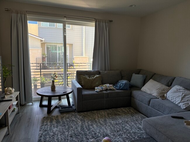 Building Photo - 5515 Holly Bay Ave