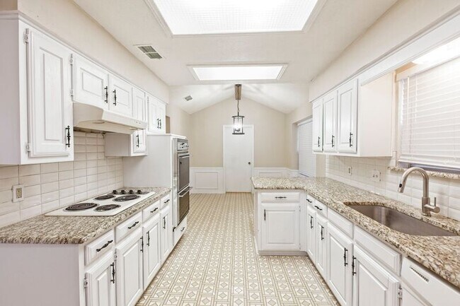 Building Photo - 2116 Winterstone Dr
