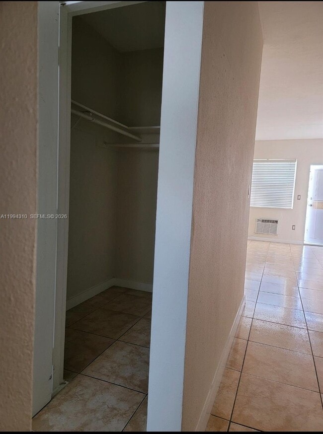 Building Photo - 620 76th St