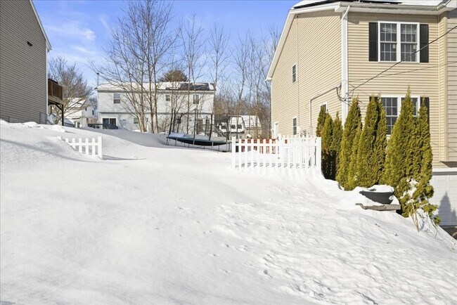 Building Photo - 16 Third St