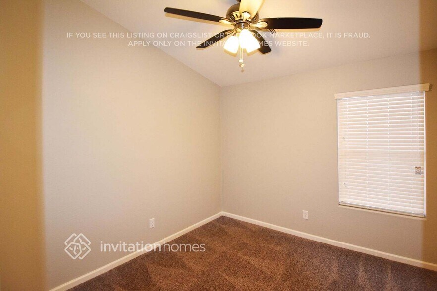 Building Photo - 16005 W Latham St