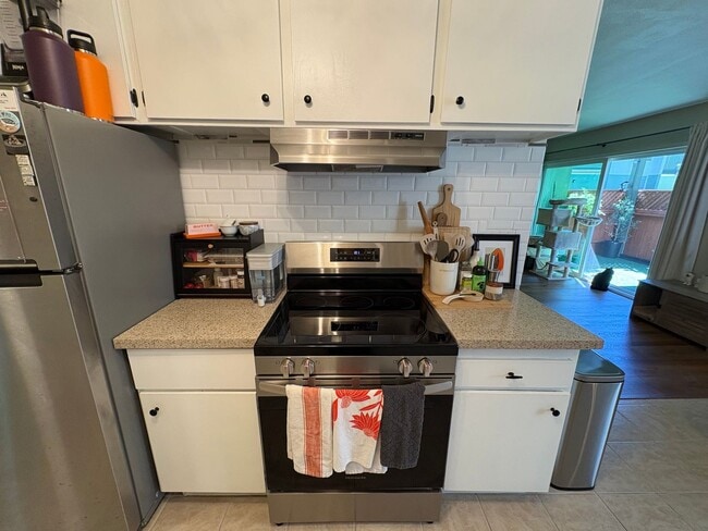 Building Photo - 2+2 Buenaventura Gardens Condo