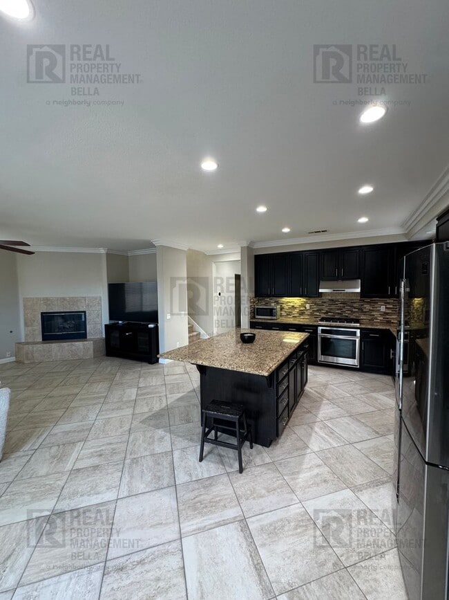 Building Photo - Gorgeous Murrieta Home with Main Floor Bedroom and Bathroom