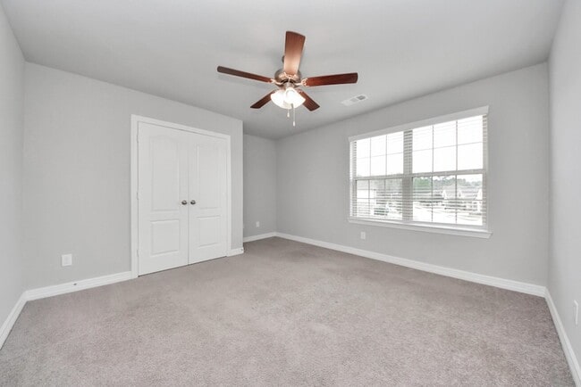 Building Photo - 196 Chestnut Meadow Dr