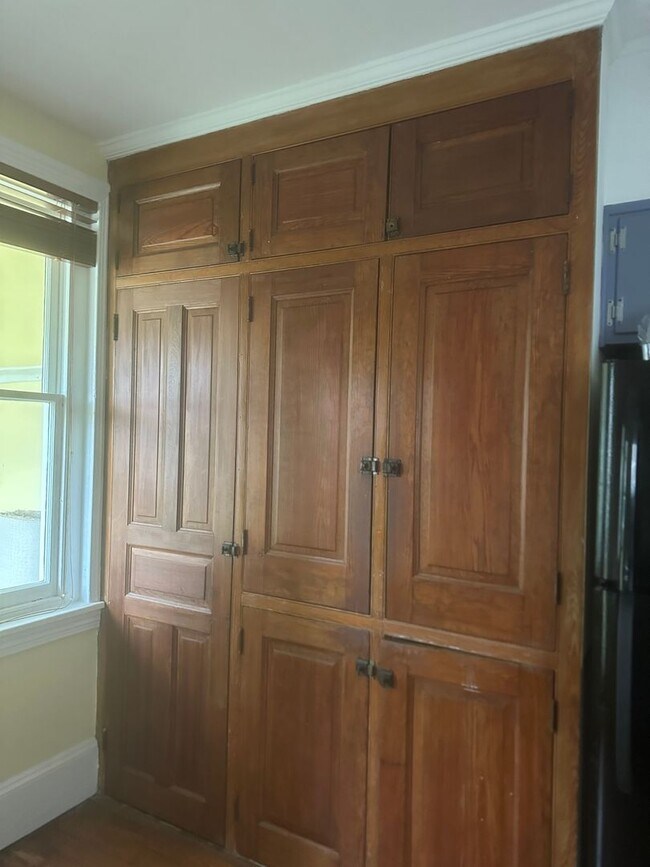 Building Photo - West Chester Historic Townhome - 4 bedrooms, 1 bath