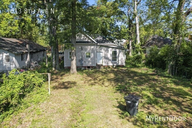 Building Photo - "Charming 3-Bed, 2-Bath Home in Bessemer –...