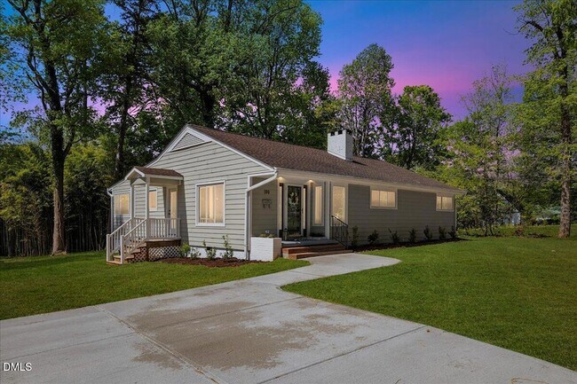 Building Photo - 106 Circle Dr