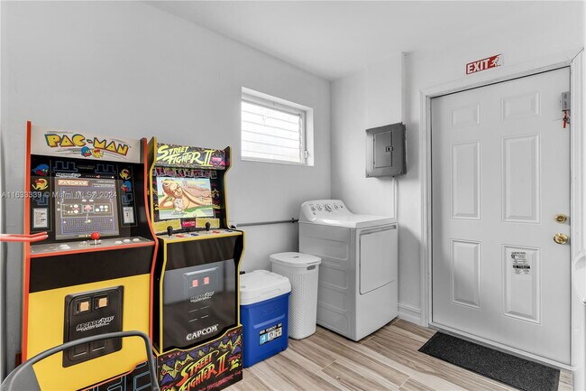 Building Photo - 7681 Sheridan St