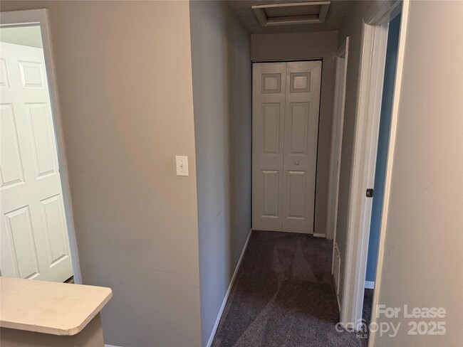 Building Photo - 1201 Scaleybark Rd