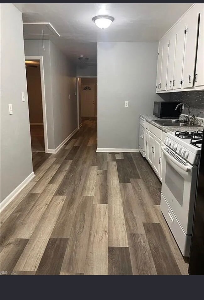 Building Photo - 633 42nd St